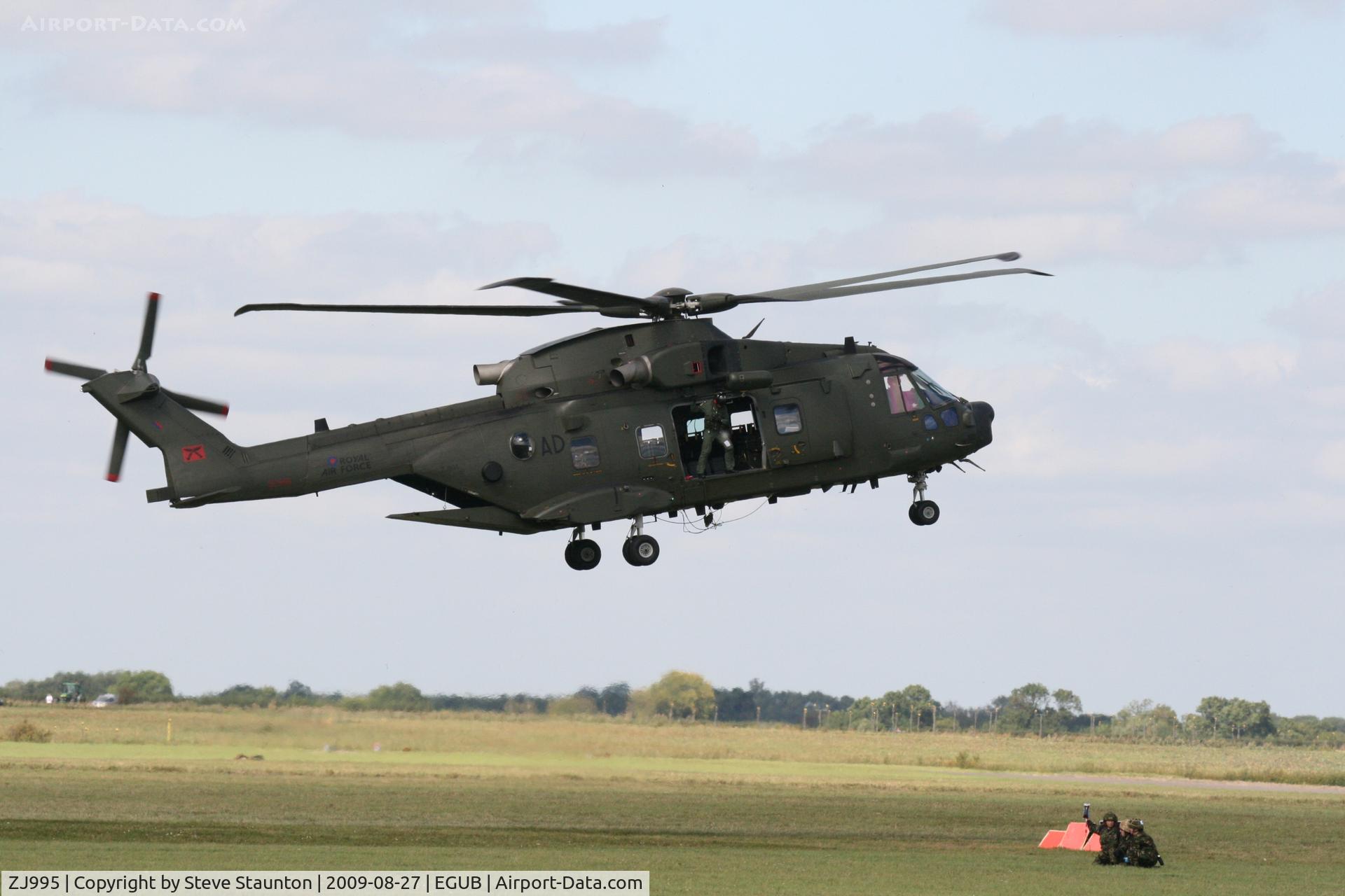 ZJ995, Westland Merlin HC.3A C/N 50123/512006/DEN06, Taken at RAF Benson Families Day, August 2009