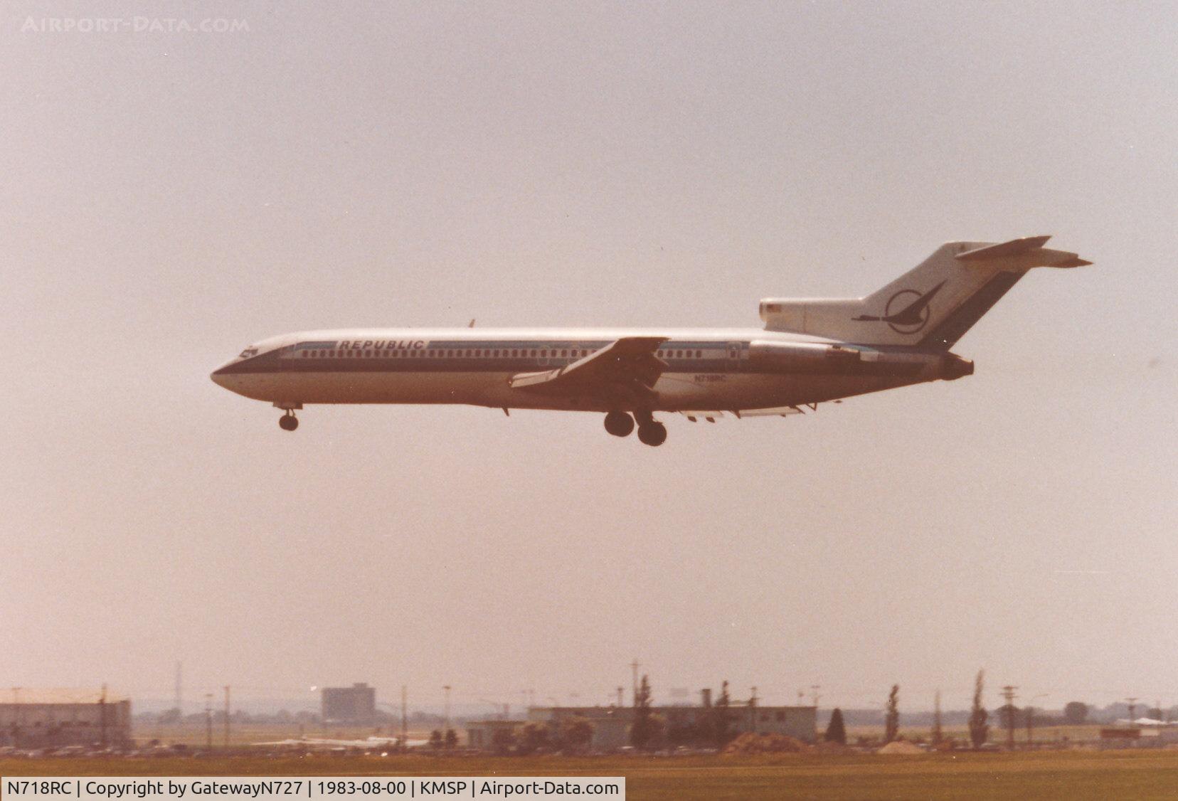 N718RC, 1980 Boeing 727-2S7 C/N 22344, Very short final to rwy 11L (back when it was 11L).