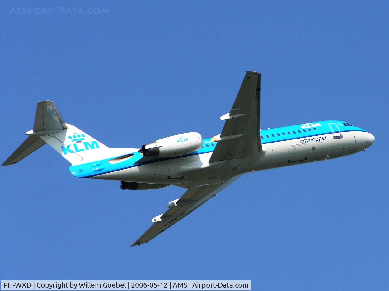 PH-WXD, 1995 Fokker 70 (F-28-0070) C/N 11563, Take off of the 