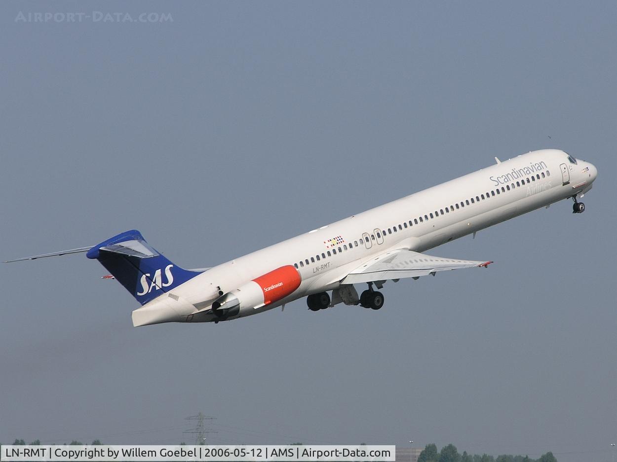 LN-RMT, 1991 McDonnell Douglas MD-82 (DC-9-82) C/N 53001, Take off of the 