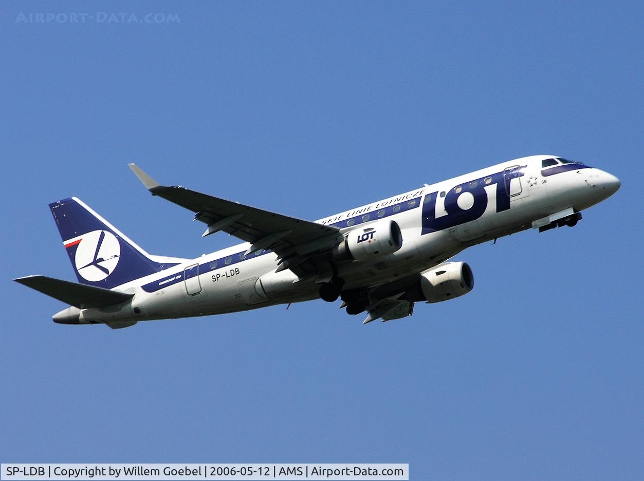 SP-LDB, 2004 Embraer 170ST (ERJ-170-100ST) C/N 17000024, Take off of the 