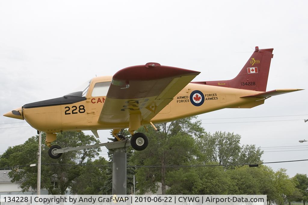134228, Beech CT-134 Musketeer C/N M-2315, Canada - Air Force Beech CT-134