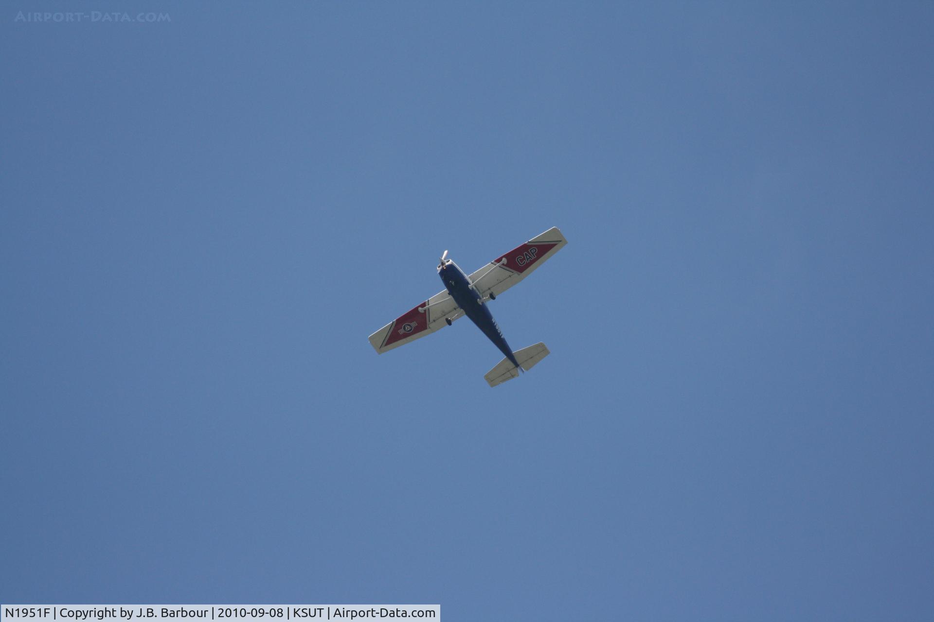 N1951F, 1979 Cessna 172N C/N 17273041, Maj. with CAP was out flying the future pilots around