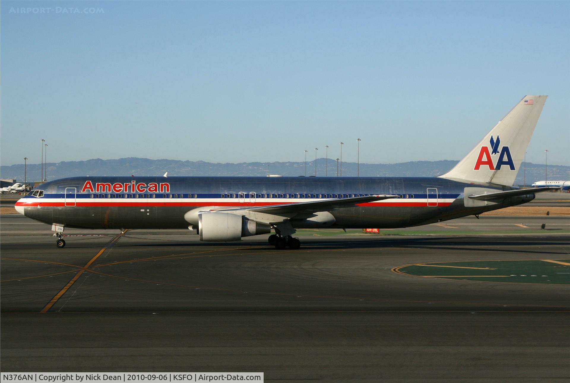 N376AN, 1992 Boeing 767-323 C/N 25445, KSFO
