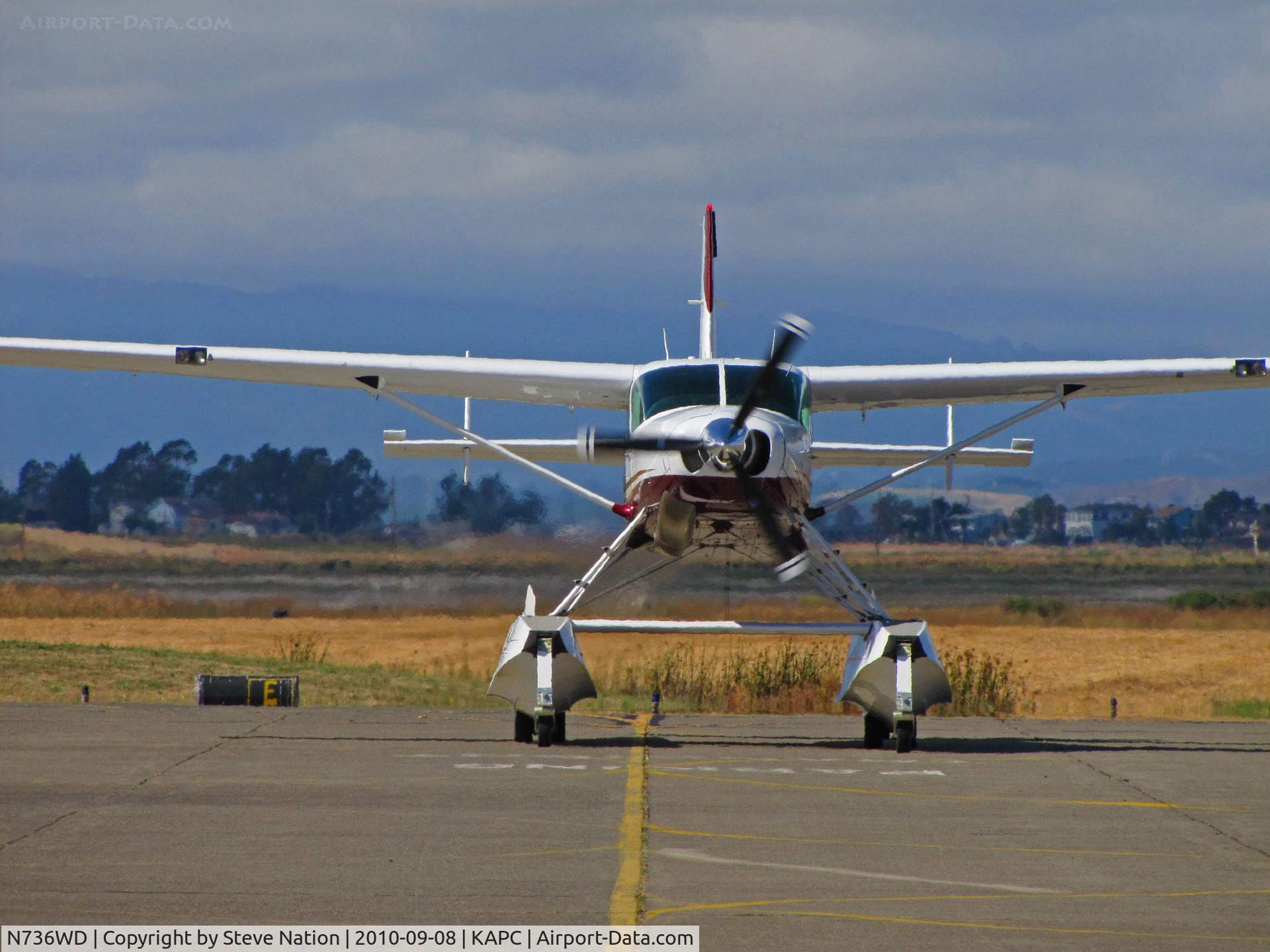 N736WD, 2005 Cessna 208 C/N 20800392, Float-equipped 2005 Cessna 2008 taxis in @ Napa, CA