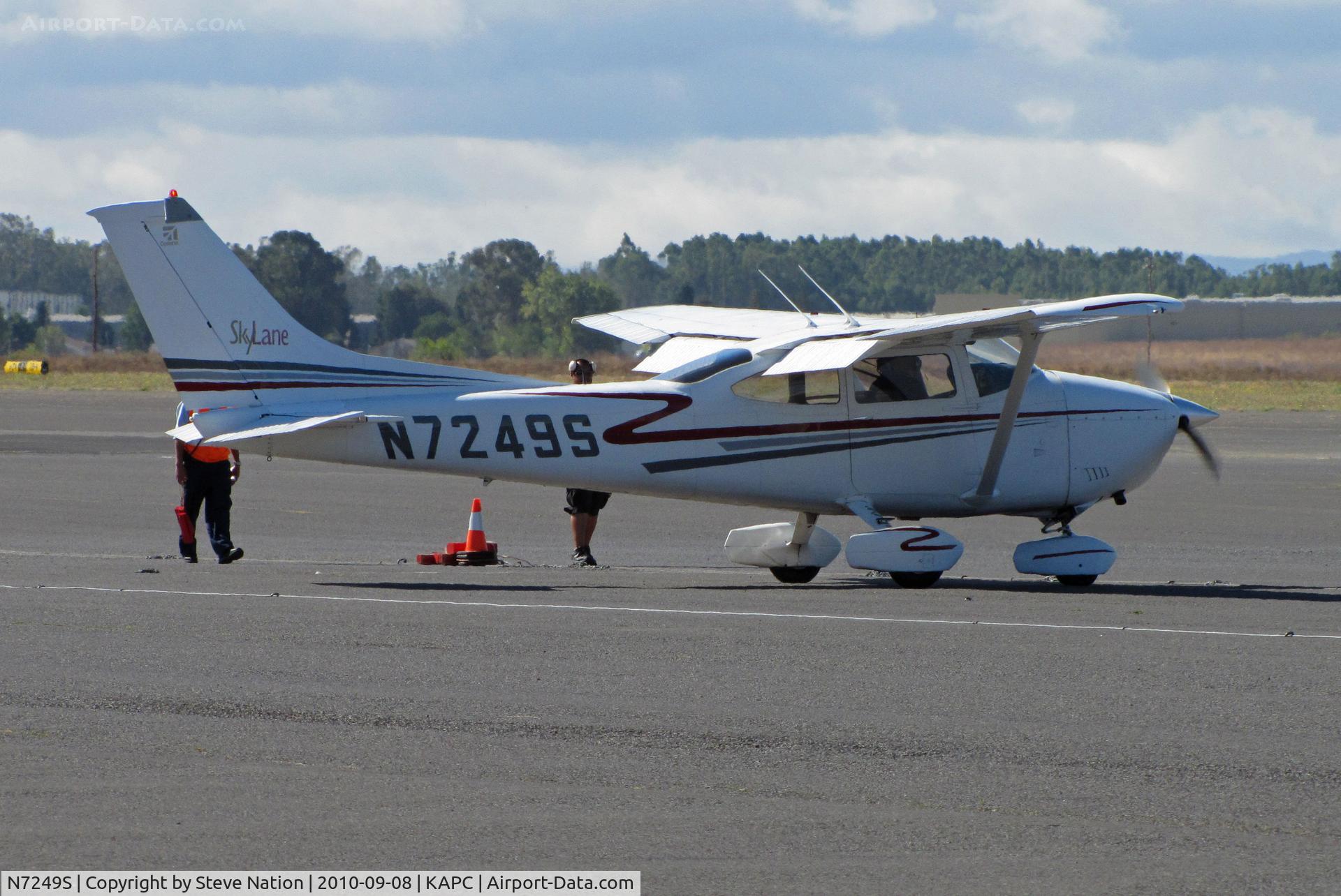 N7249S, 1976 Cessna 182P Skylane C/N 18265086, Locally-based 1976 Cessna 182P on Bridgeford FS ramp