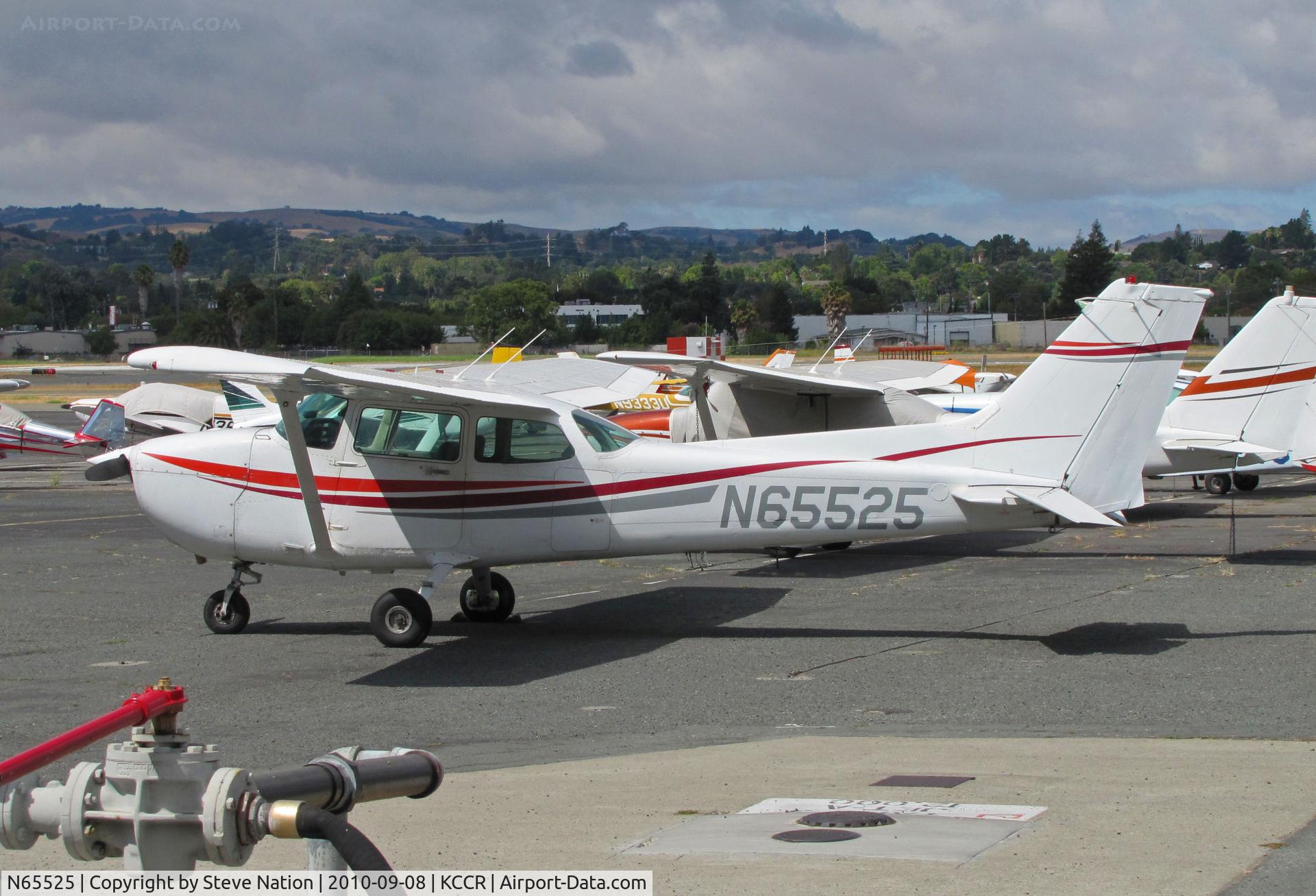 N65525, 1982 Cessna 172P C/N 17275774, Locally-based 1982 Cessa 172P