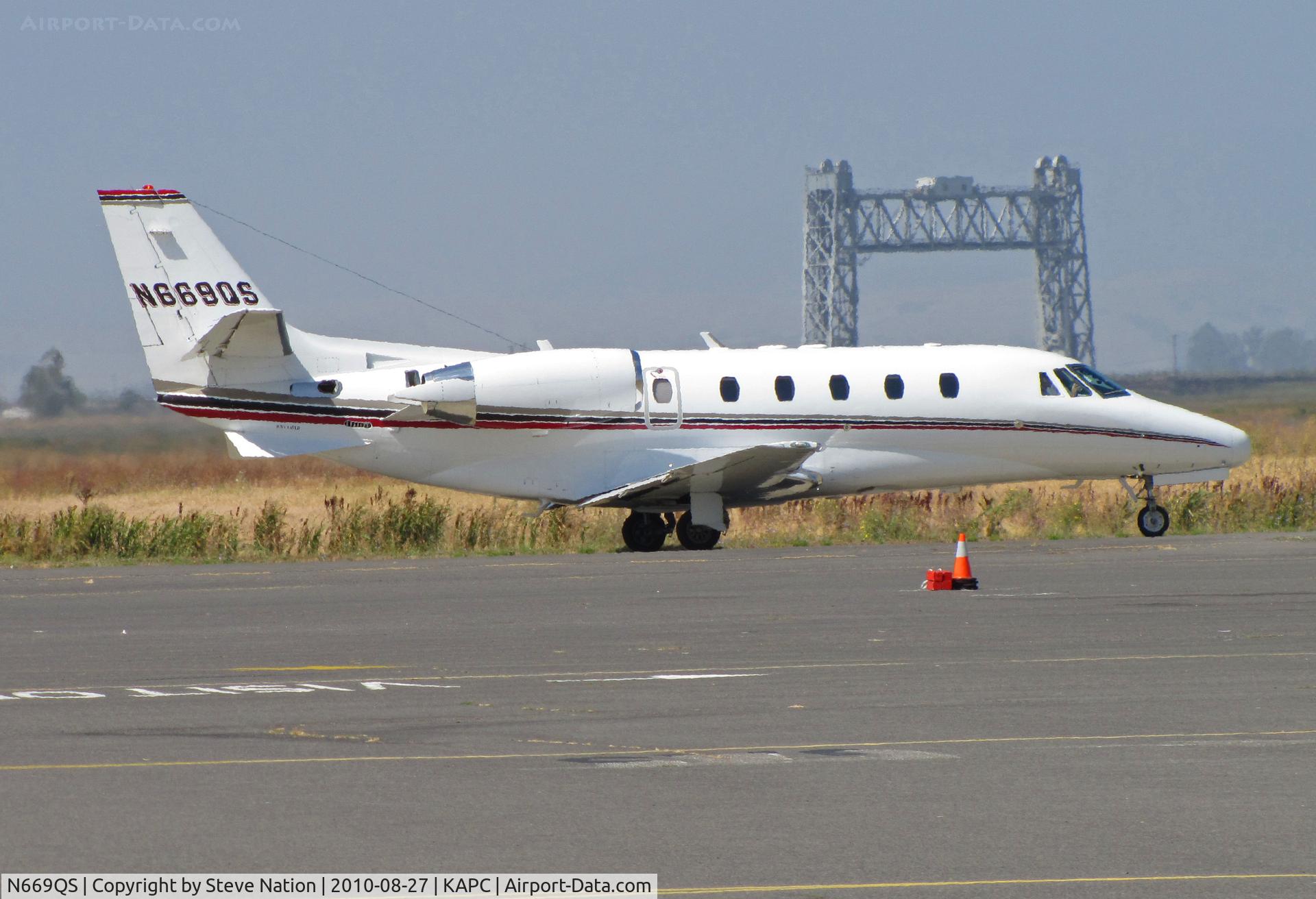 N669QS, 2007 Cessna 560XLS Citation Excel C/N 560-5689, Netjets 2007 Cessna 560XL passing Napa River RR bridge on departure for KLAX
