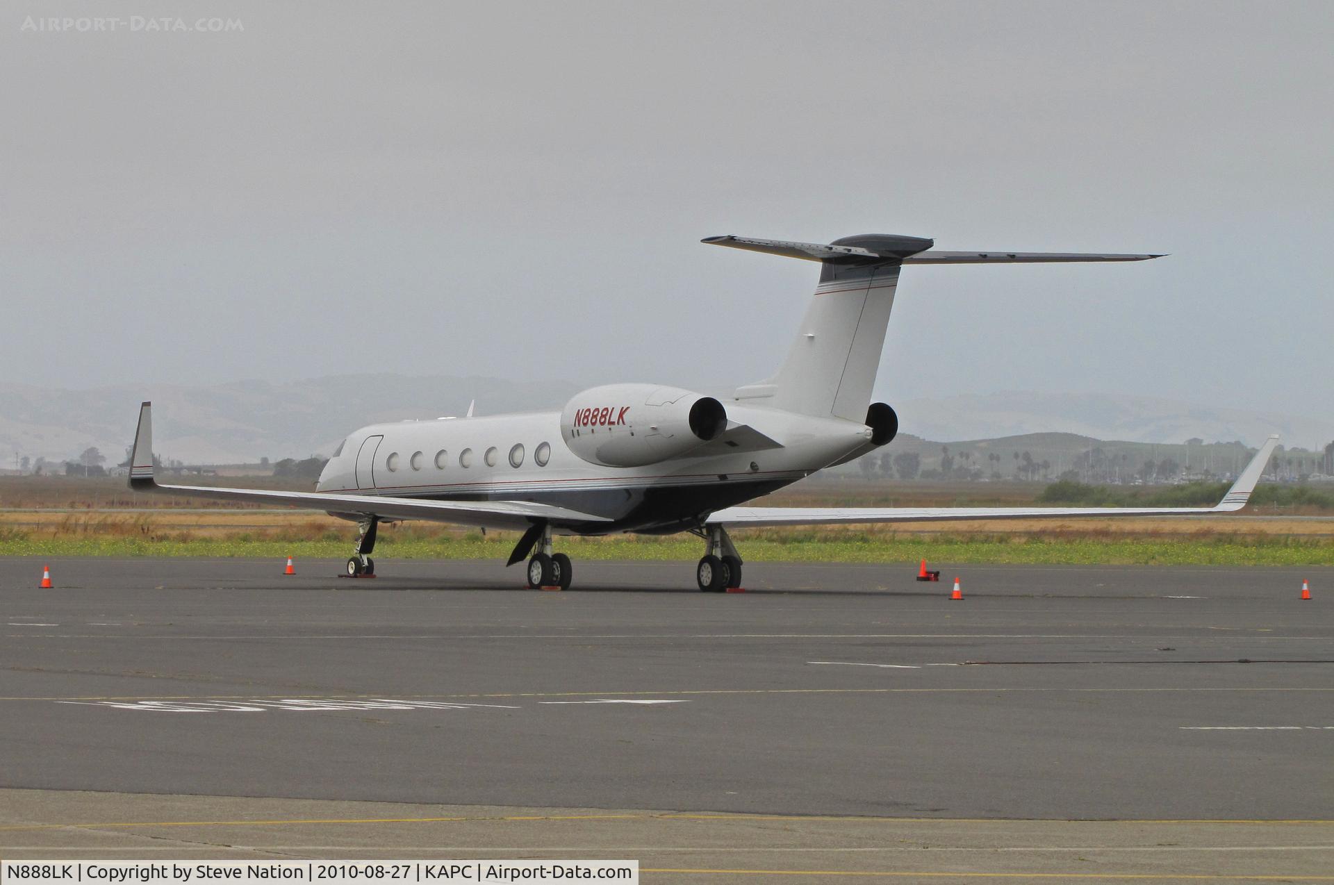 N888LK, 2003 Gulfstream Aerospace GV-SP (G550) C/N 5012, 2003 GV-SP on heavy jet ramp