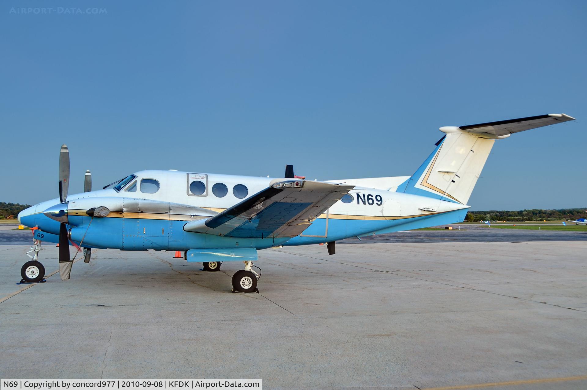 N69, 1988 Beech 300 C/N FF-4, KFDK.  9/8/2010.