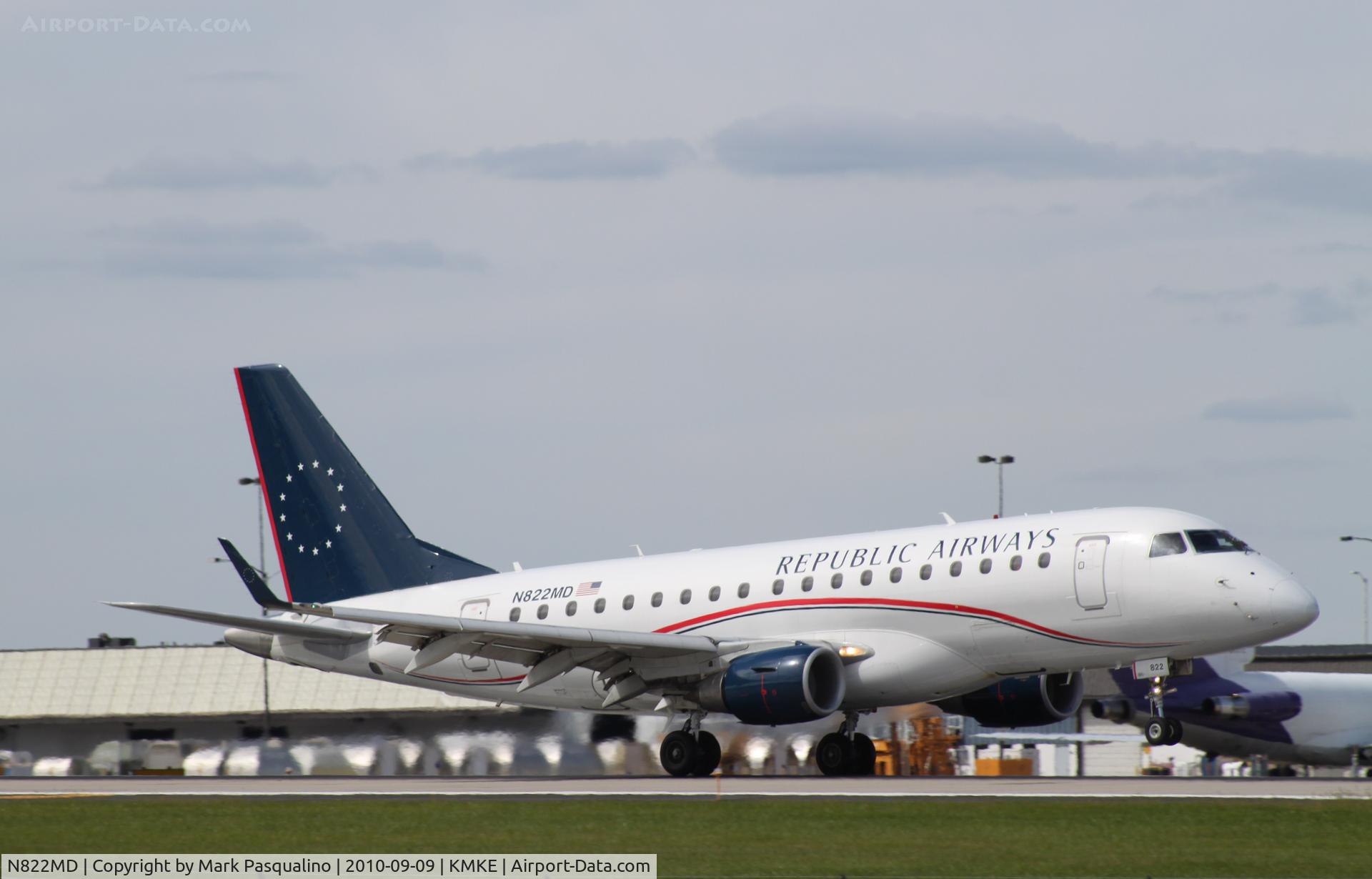 N822MD, 2004 Embraer 170SU (ERJ-170-100SU) C/N 17000043, ERJ 170-100SU