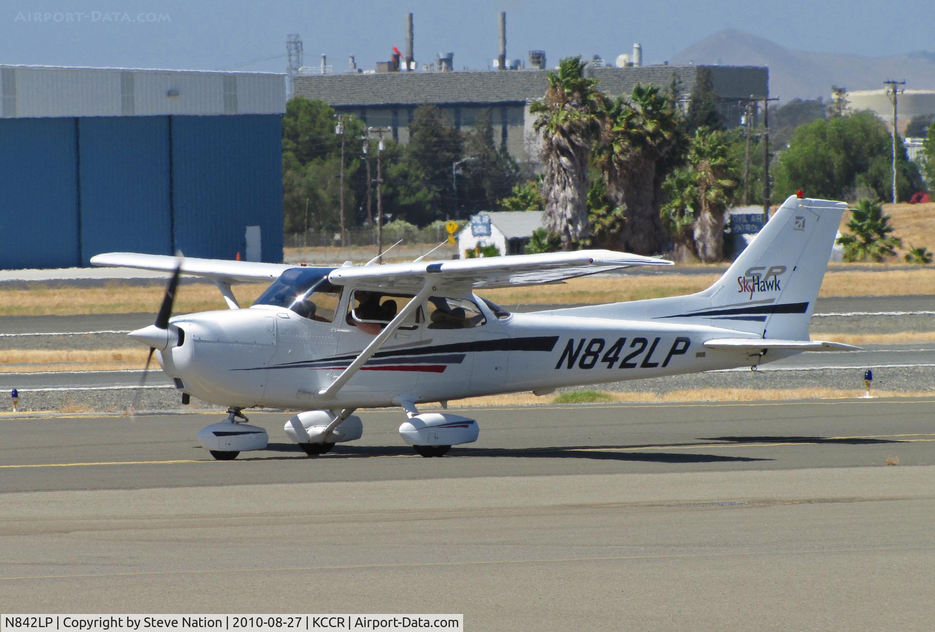 N842LP, 2001 Cessna 172S C/N 172S8842, Locally-based 2001 Cessna 172S rolling out on RWY19L at Buchanan Field