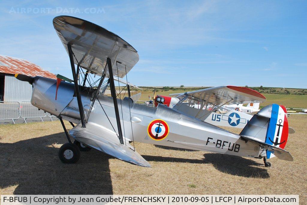 F-BFUB, Stampe-Vertongen SV-4C C/N 1087, au parking