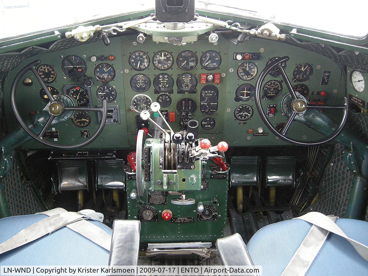 LN-WND, 1943 Douglas C-53D-DO Skytrooper (DC-3A) C/N 11750, Cockpit of LN-WND.