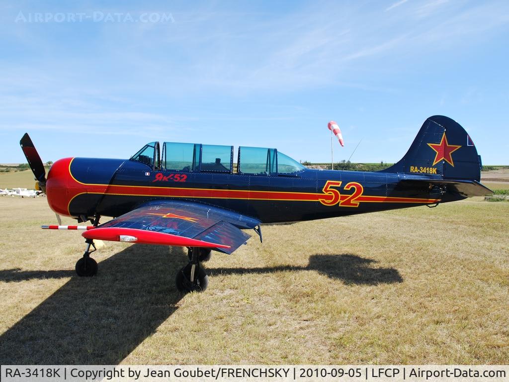 RA-3418K, Bacau Yak-52 C/N 867012, au parking