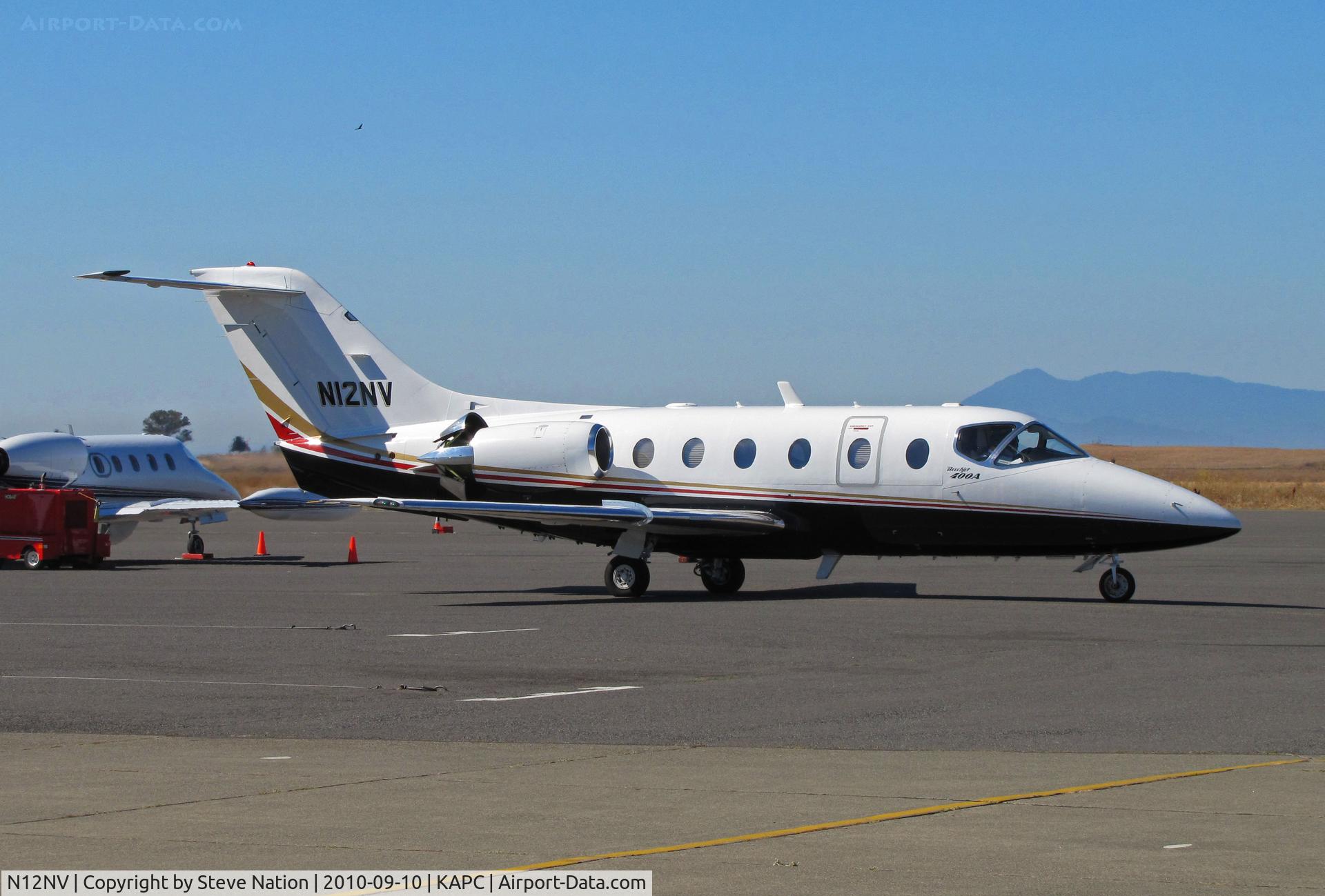 N12NV, 1998 Beech 400A Beechjet C/N RK-186, 1998 Beech 400A taxi to RWY 18R @ Napa, CA