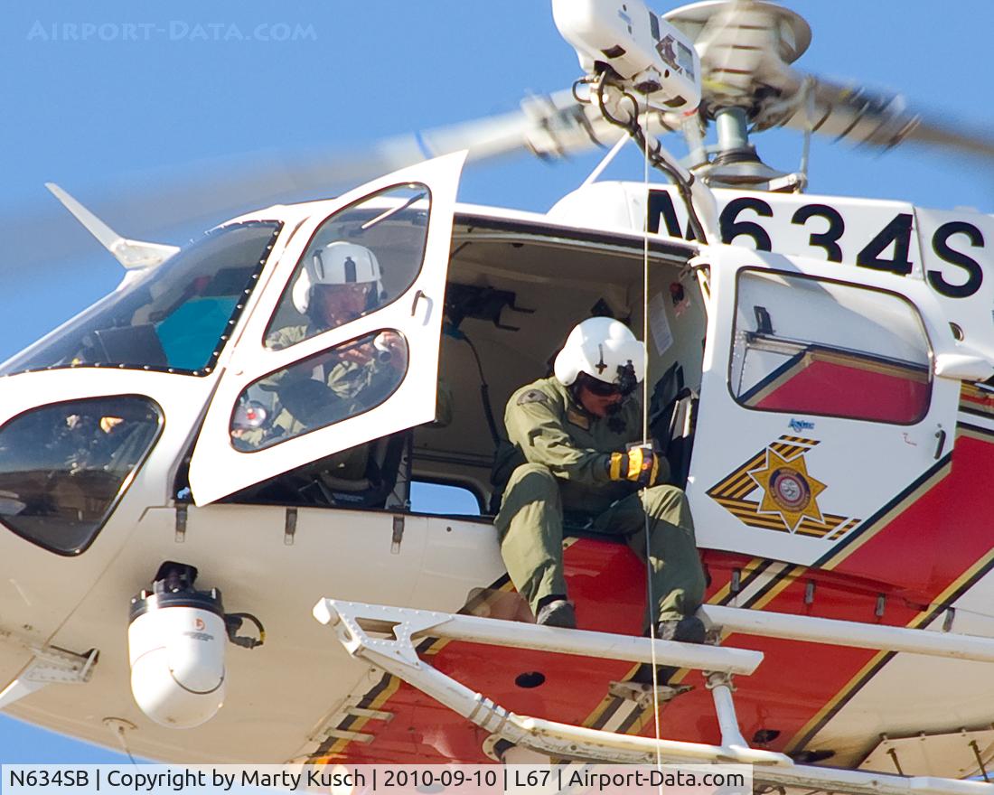 N634SB, 2005 Eurocopter AS-350B-3 Ecureuil Ecureuil C/N 3997, Rappel training at the SBSO ramp.