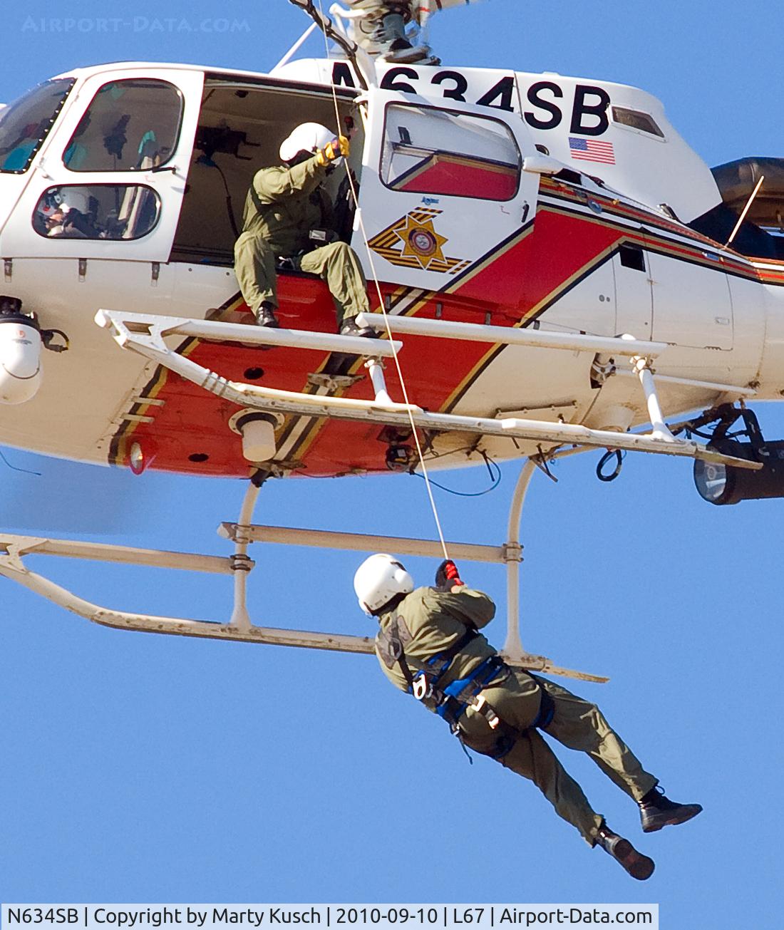 N634SB, 2005 Eurocopter AS-350B-3 Ecureuil Ecureuil C/N 3997, Rappel training on the SBSO ramp.