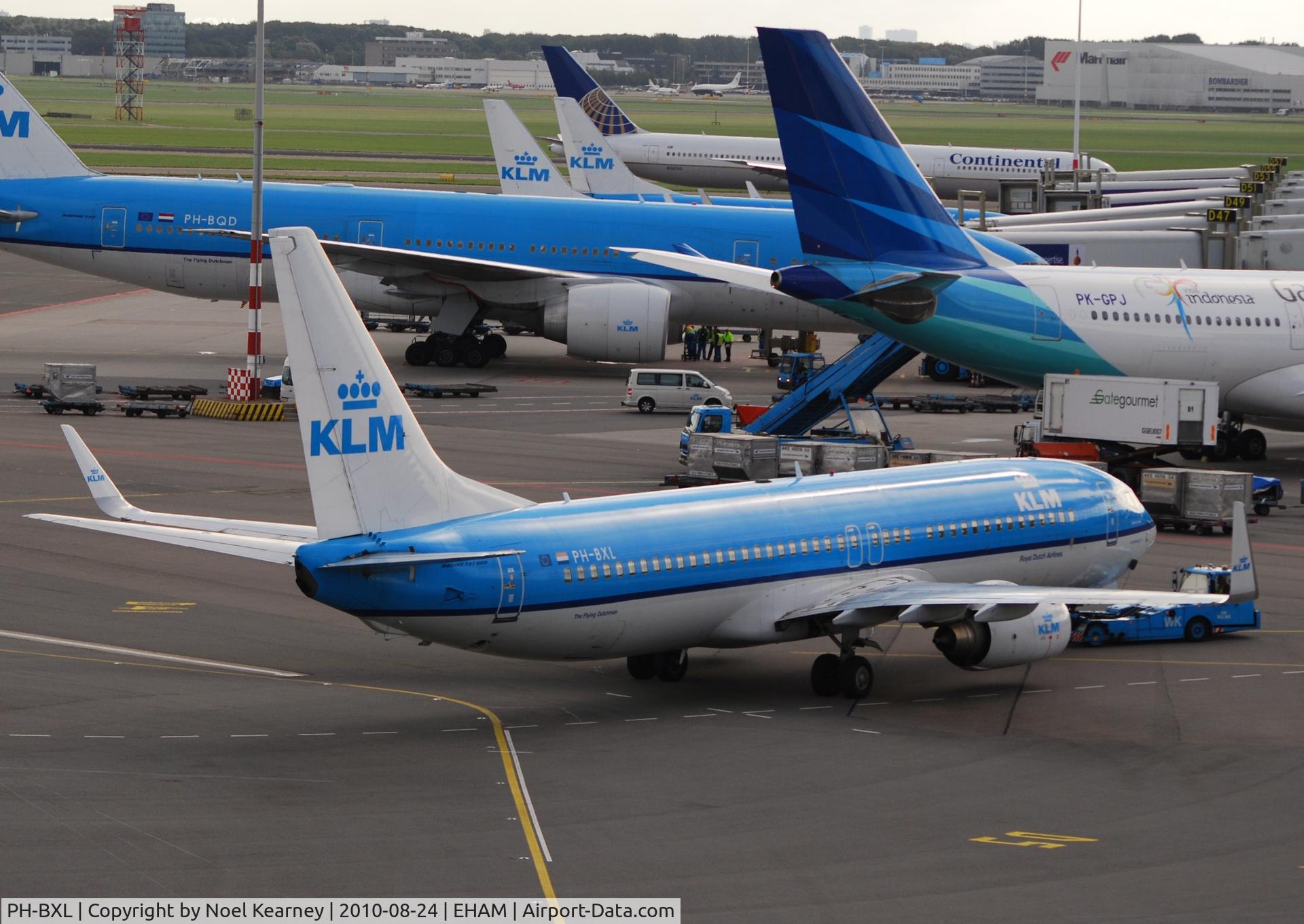 PH-BXL, 2000 Boeing 737-8K2 C/N 30359, K.L.M. - ROYAL DUTCH AIRLINES