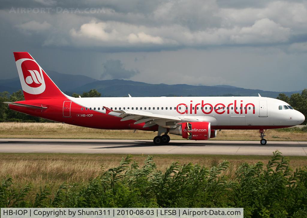 HB-IOP, 2010 Airbus A320-214 C/N 4187, Landing rwy 16