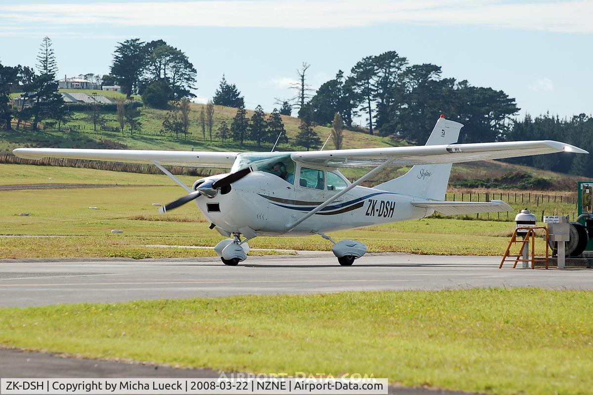 ZK-DSH, Cessna 182K Skylane C/N 18257907, At North Shore Aerodrome
