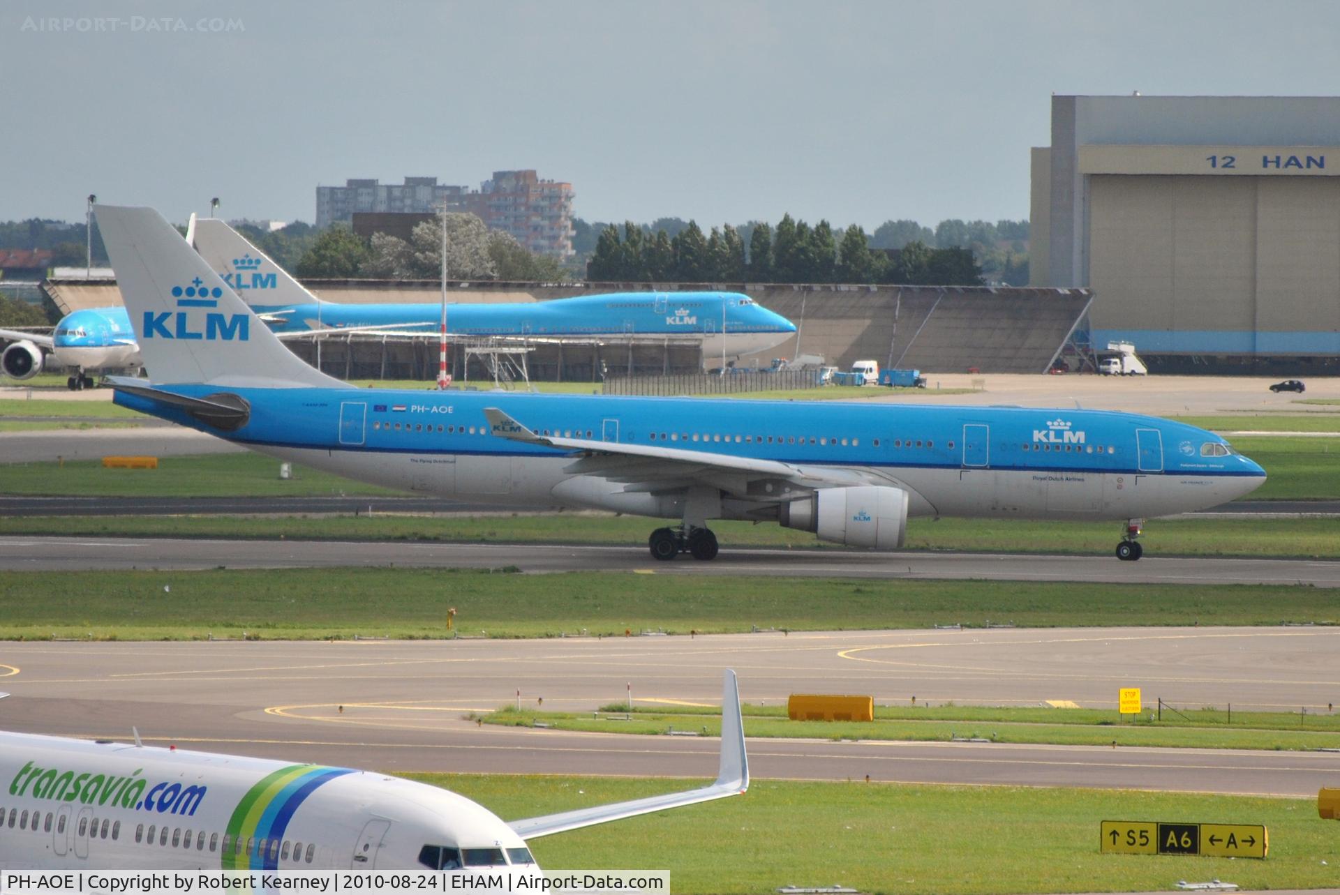 PH-AOE, 2006 Airbus A330-203 C/N 770, KLM lining up