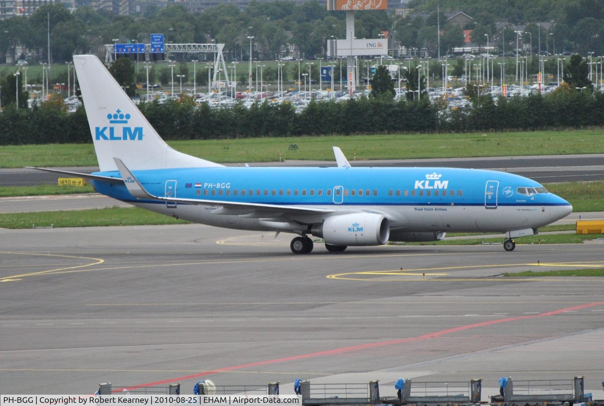 PH-BGG, 2009 Boeing 737-7K2 C/N 30367, KLM taxiing to stand