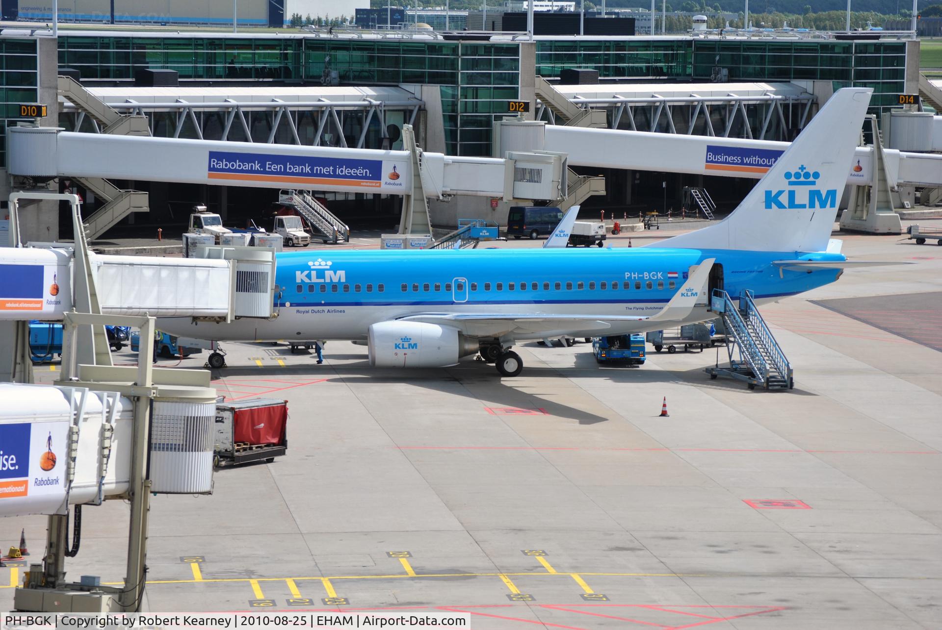 PH-BGK, 2010 Boeing 737-7K2 C/N 38054, KLM preparing to push back
