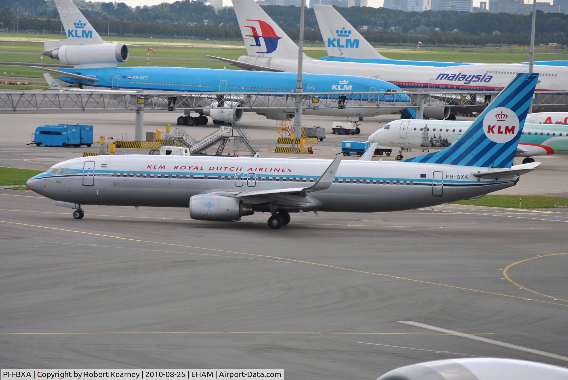PH-BXA, 1998 Boeing 737-8K2 C/N 29131, KLM retro taxiing for take off