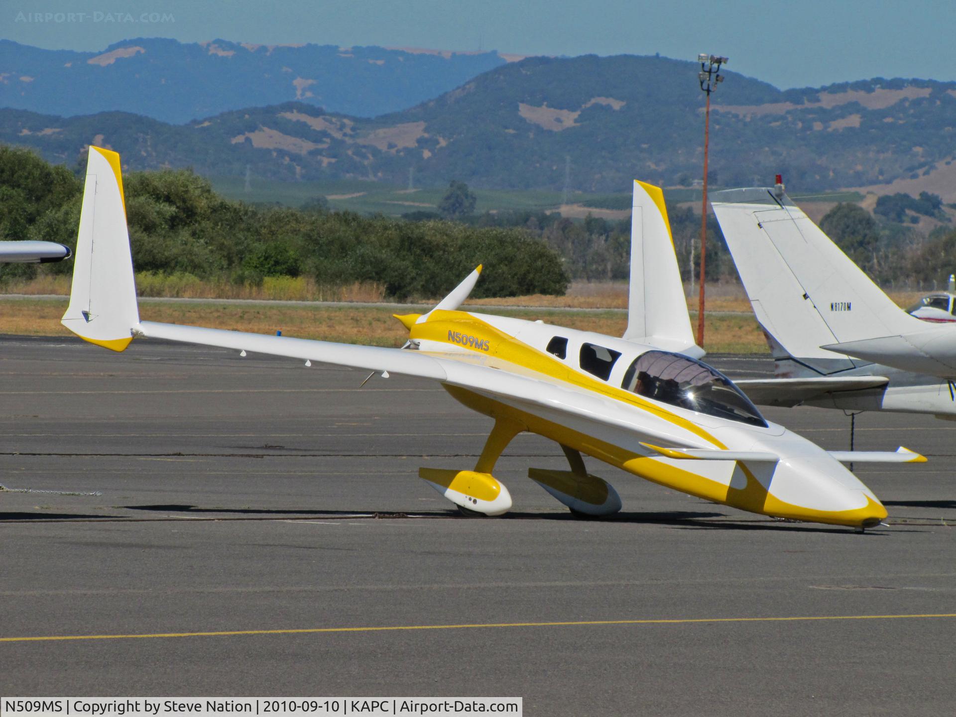 N509MS, 1989 Co-Z Cozy C/N 509, COZY home built from Southern California on transient ramp at Napa, CA (canopy closed)