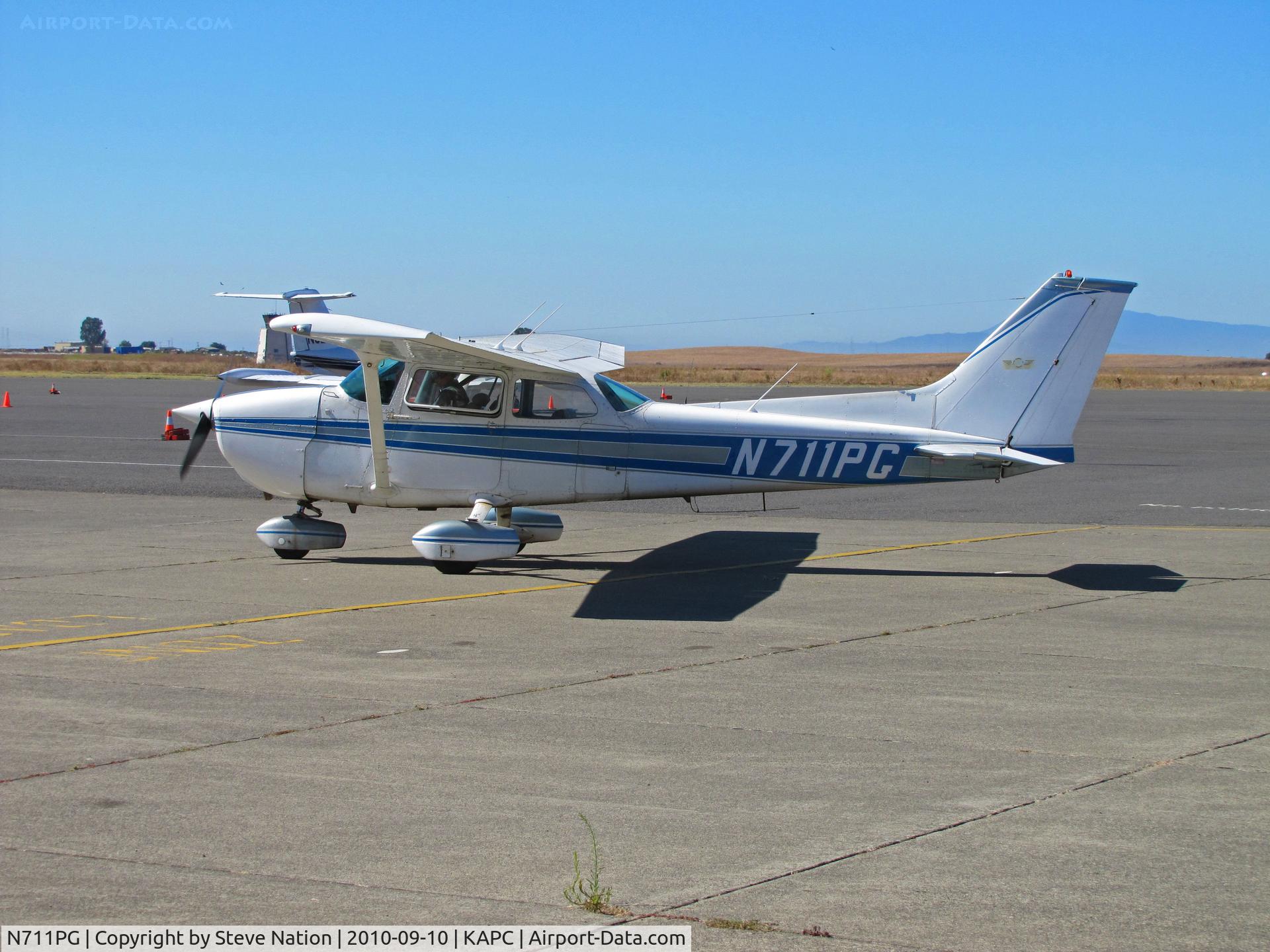 N711PG, Cessna 172M C/N 17264422, Cal Aggie Flying Club Cessna 172M in to pick-up passengers