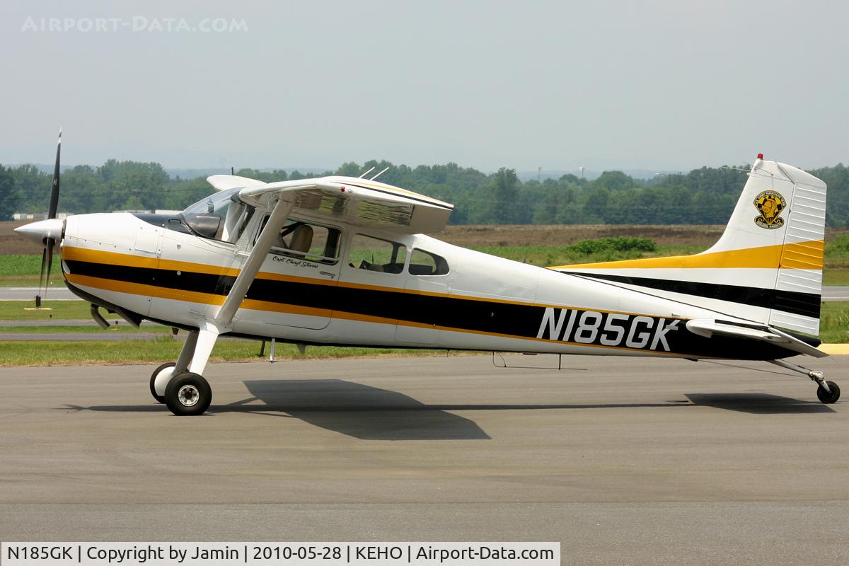 N185GK, 1978 Cessna A185F Skywagon 185 C/N 18503687, An immaculate 185 departing the pumps.