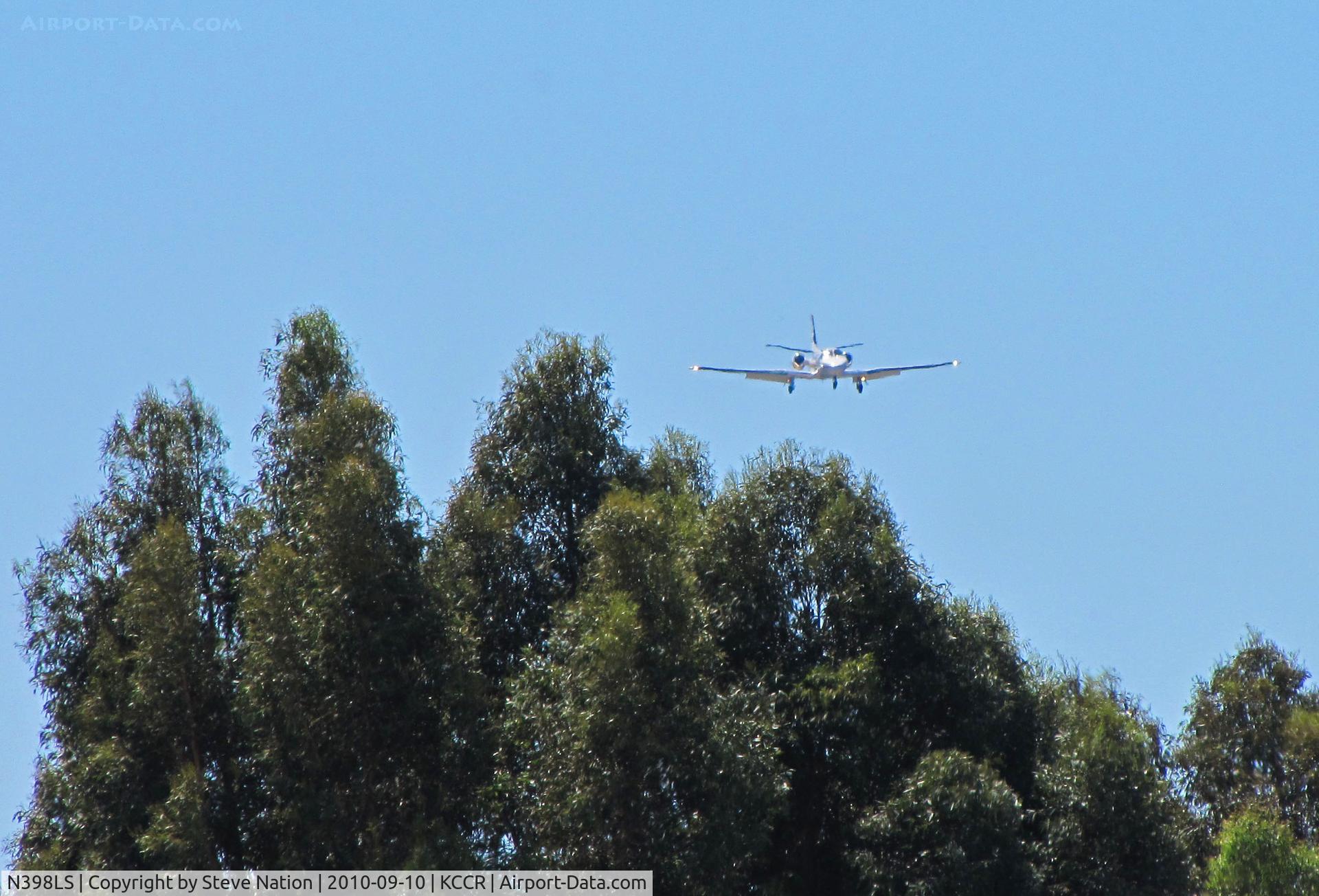 N398LS, 1998 Cessna 550 C/N 550-0853, Les Schwab Tires 1998 Cessna 550 on approach 