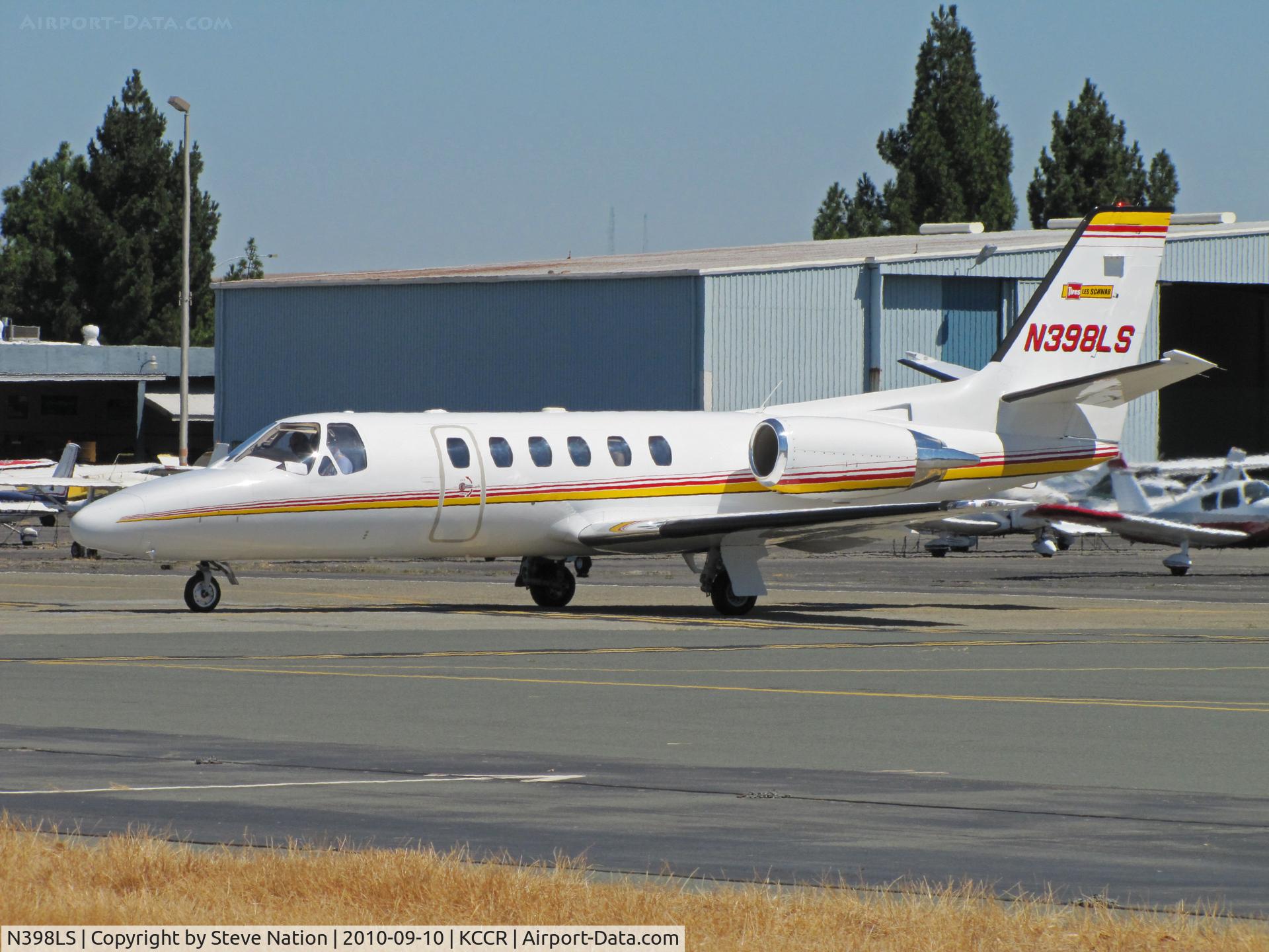 N398LS, 1998 Cessna 550 C/N 550-0853, Les Schwab Tires 1998 Cessna 550 after fast turn around heads for RWY1L for short jump to KOAK/Oakland International Airport, CA