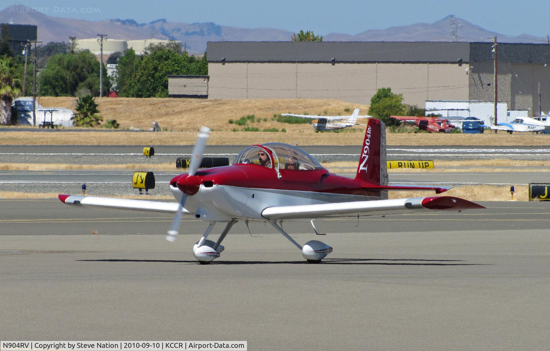 N904RV, 2000 Vans RV-8 C/N 80904, 2000 RV-8 home built taxiing to hotel ramp after flight from KCIC/Chico, CA
