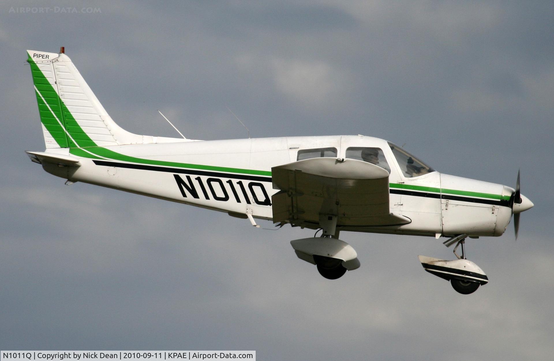 N1011Q, 1977 Piper PA-28-140 C/N 28-7725177, KPAE