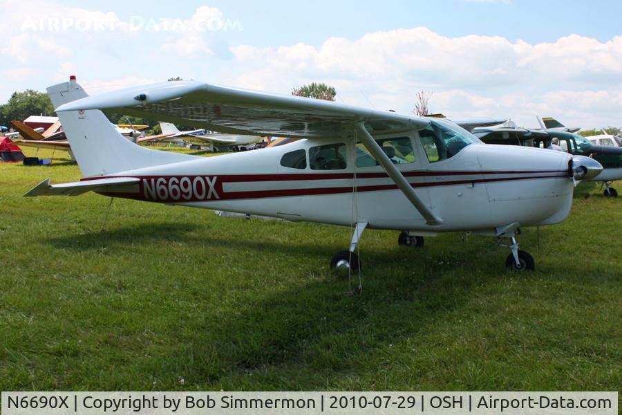 N6690X, 1961 Cessna 210A C/N 21057690, Airventure 2010 - Oshkosh, Wisconsin