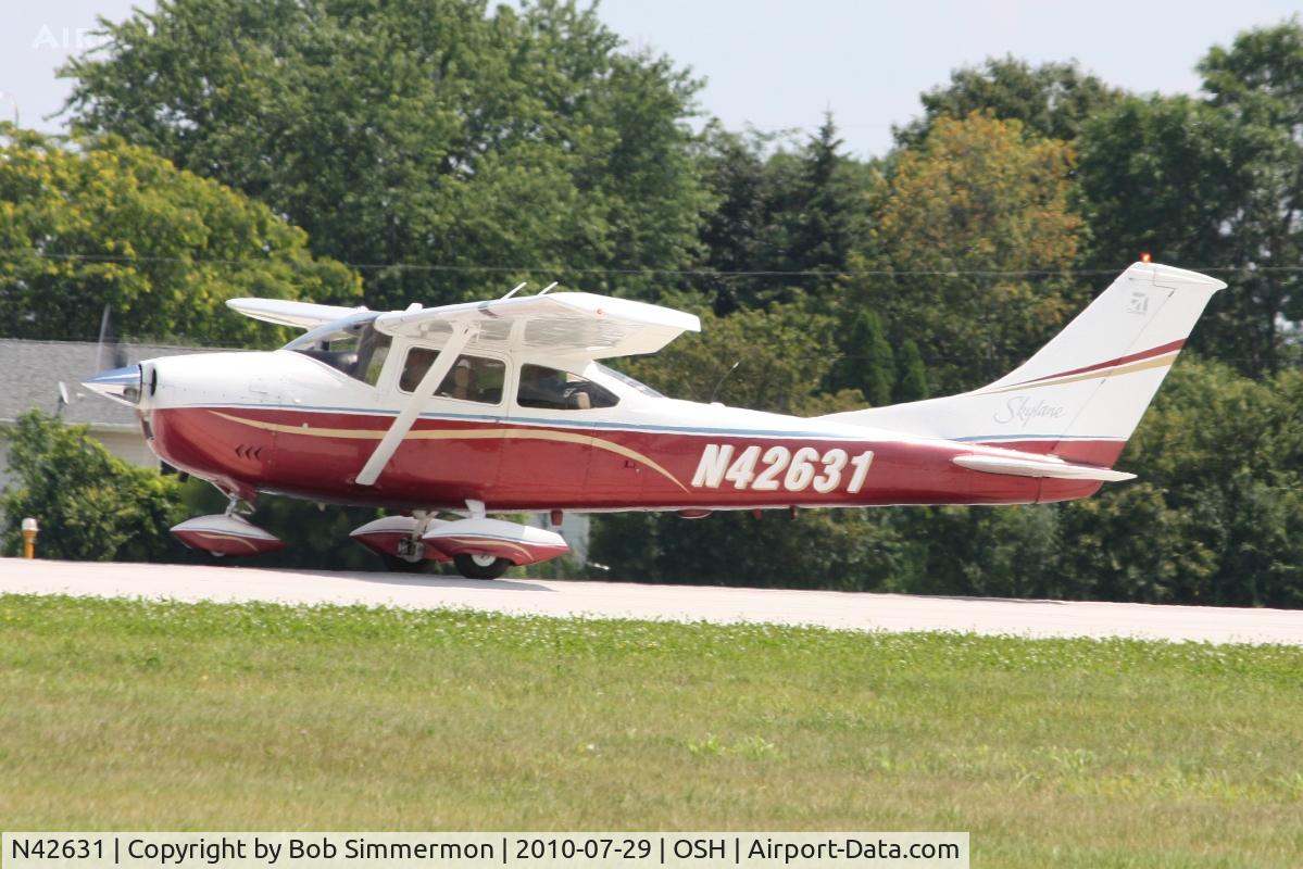 N42631, 1968 Cessna 182L Skylane C/N 18259115, Departing Airventure 2010 - Oshkosh, Wisconsin