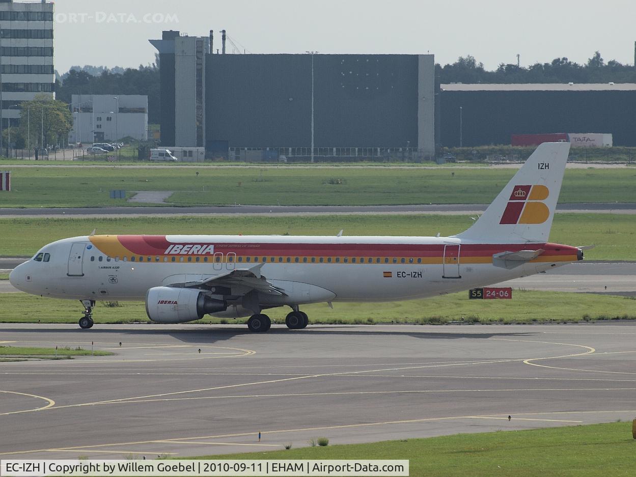 EC-IZH, 2004 Airbus A320-214 C/N 2225, Ready for take off