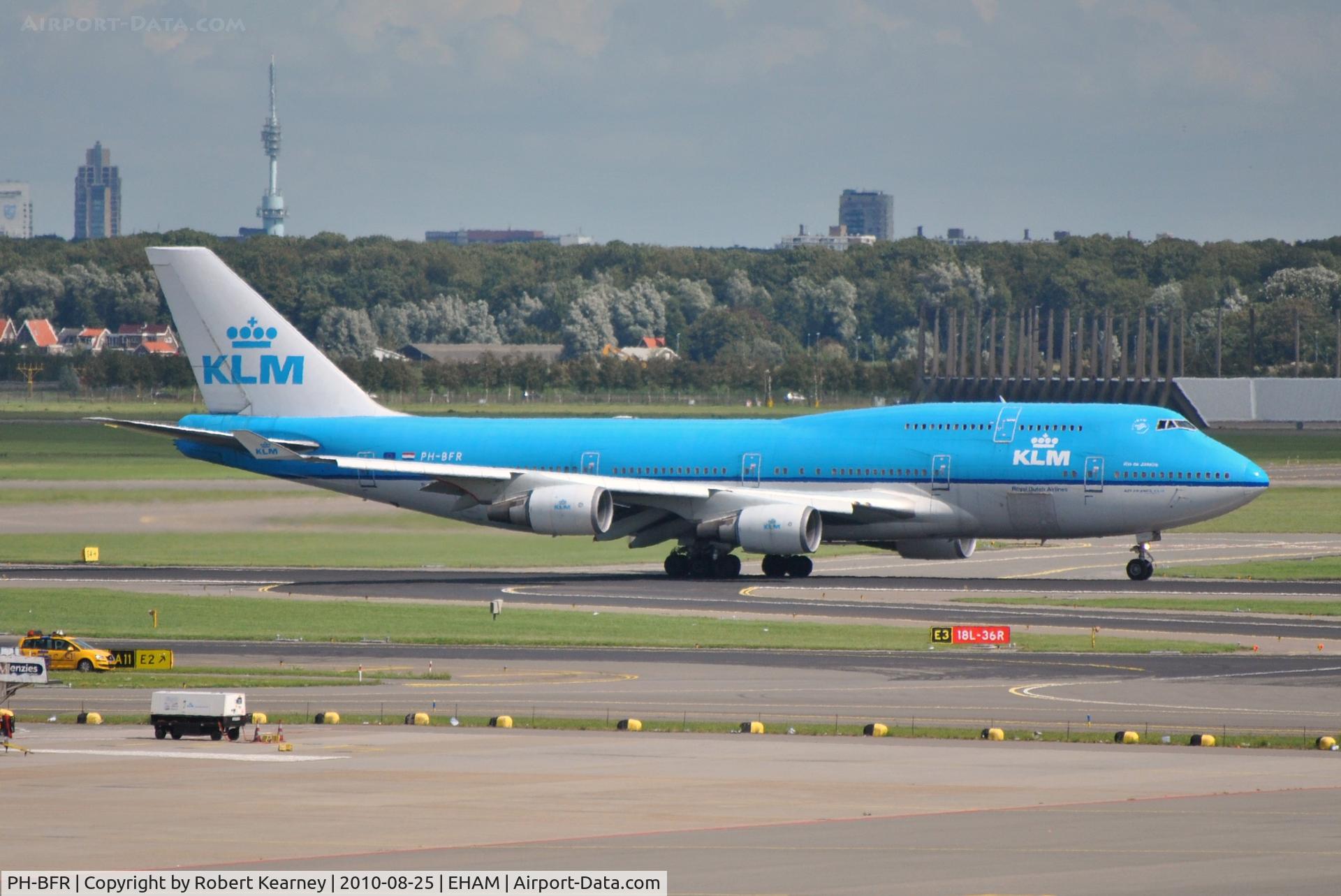 PH-BFR, 1994 Boeing 747-406BC C/N 27202, KLM heavy rolling on departure to Rio