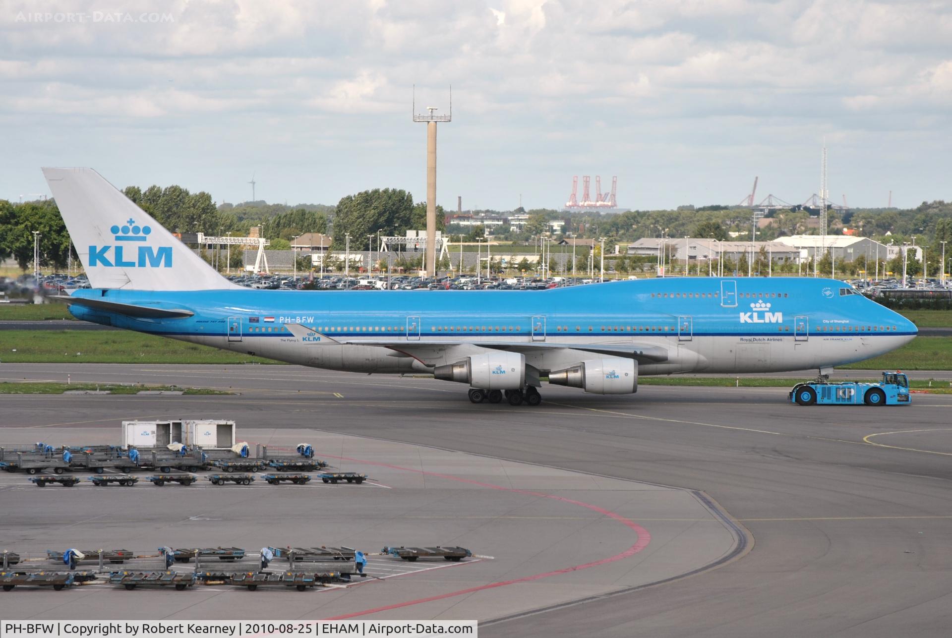 PH-BFW, 2000 Boeing 747-406BC C/N 30454, KLM being towed to remote parking