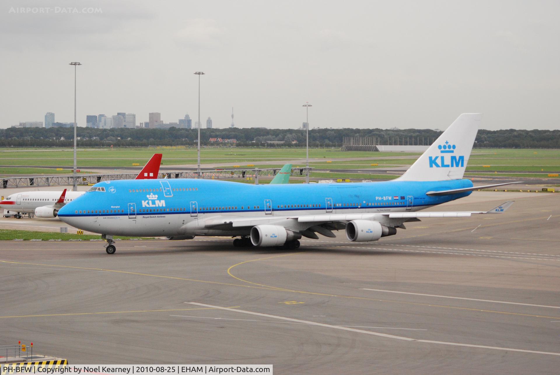 PH-BFW, 2000 Boeing 747-406BC C/N 30454, K.L.M. - ROYAL DUTCH AIRLINES