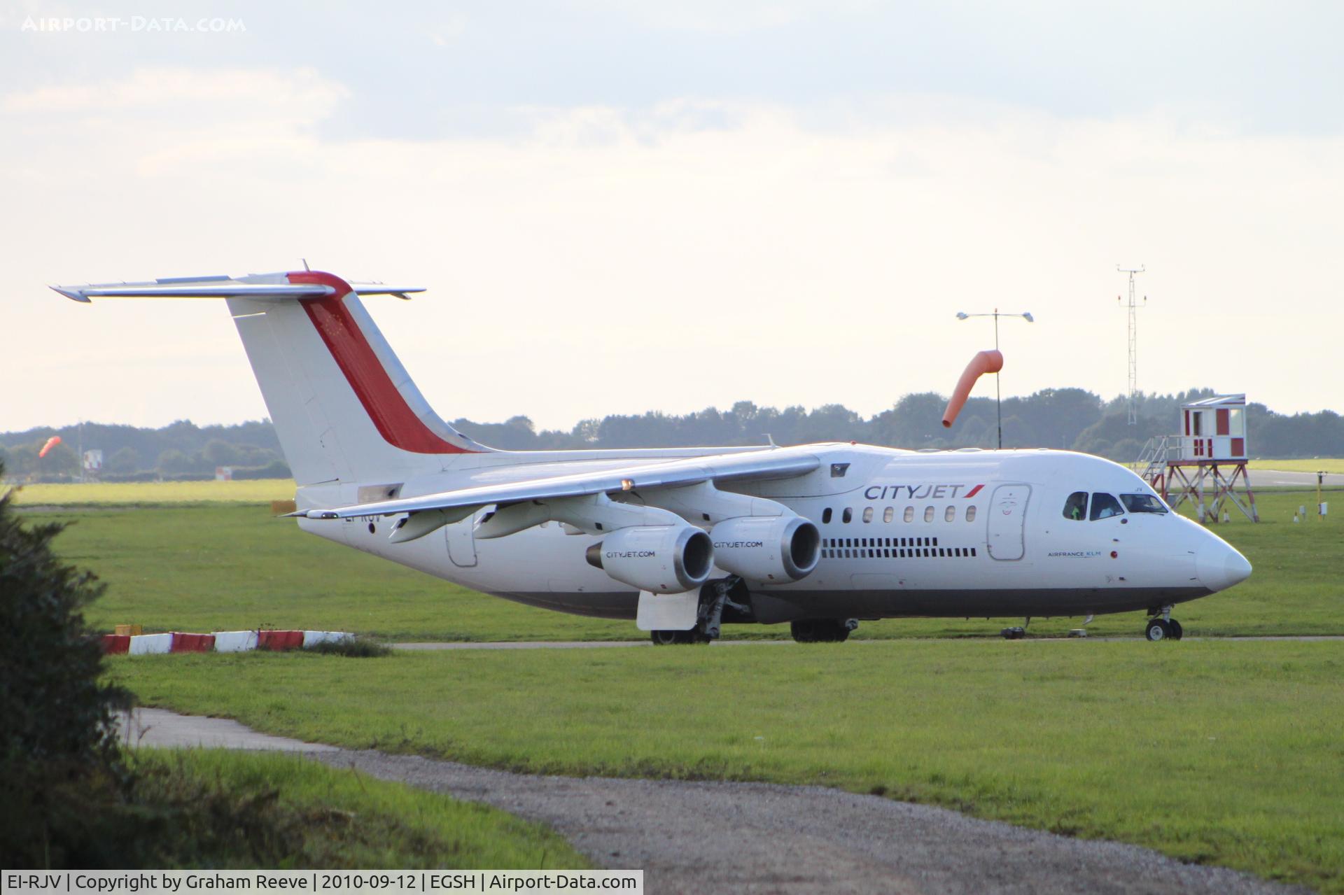 EI-RJV, 2000 British Aerospace Avro 146-RJ85A C/N E2370, About to depart.