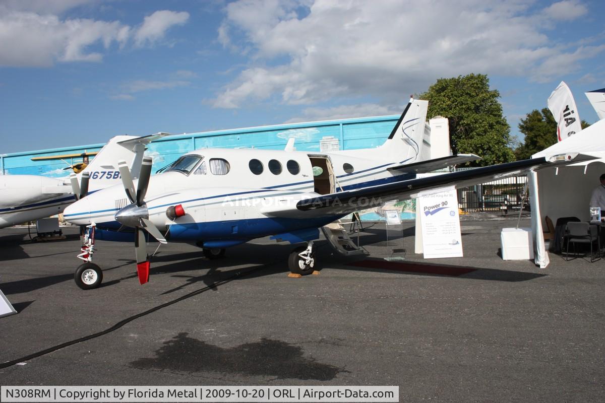 N308RM, 1974 Beech C90 King Air C/N LJ-628, Beech C90