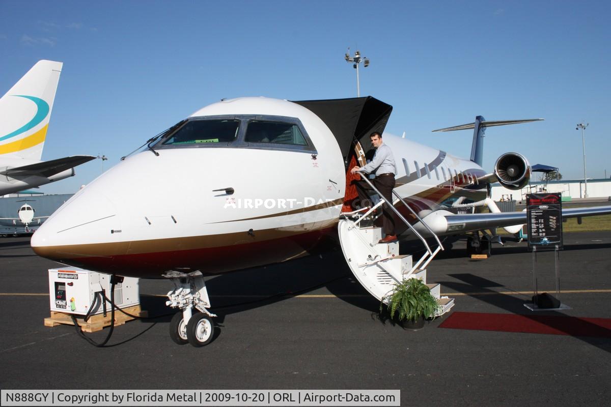 N888GY, 2001 Bombardier CRJ-200ER (CL-600-2B19) C/N 7471, Challenger 850