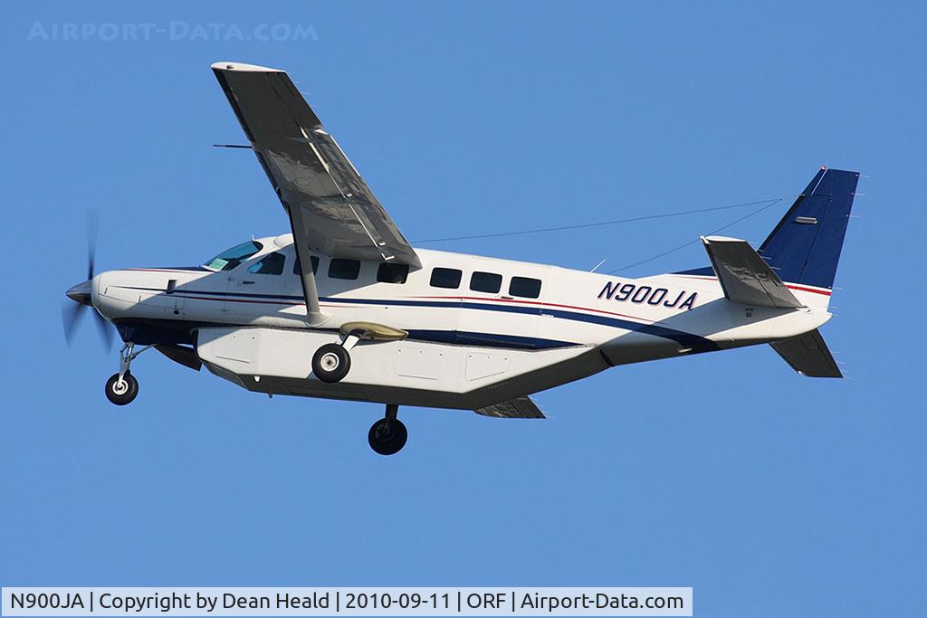 N900JA, 2002 Cessna 208B Grand Caravan C/N 208B0935, Climbing out from RWY 5 en route to nearby NAS Oceana (KNTU).