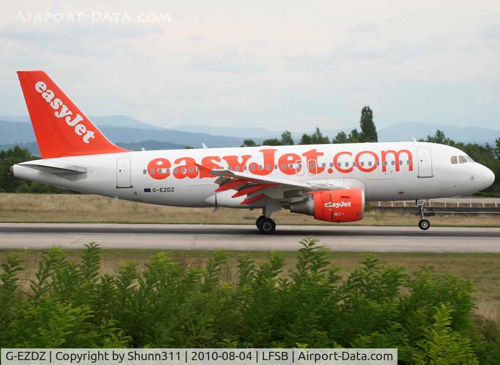 G-EZDZ, 2009 Airbus A319-111 C/N 3774, Landing rwy 16