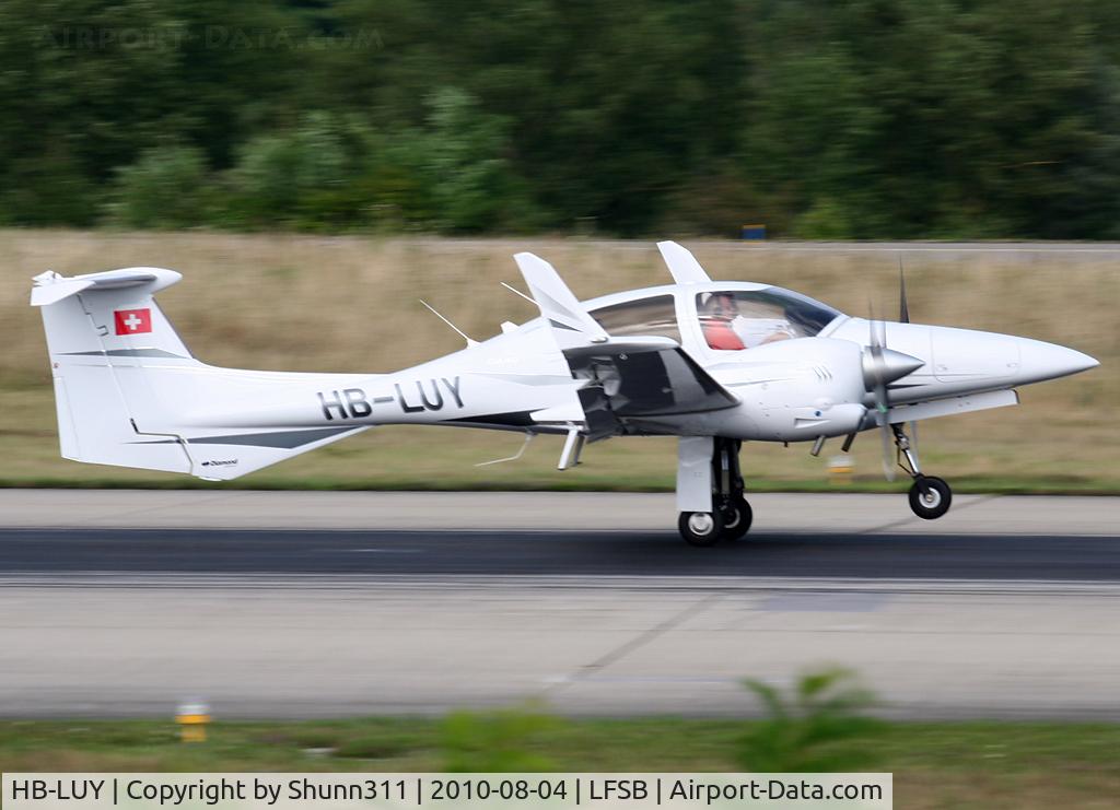 HB-LUY, 2006 Diamond DA-42 Twin Star C/N 42.196, Landing rwy 16