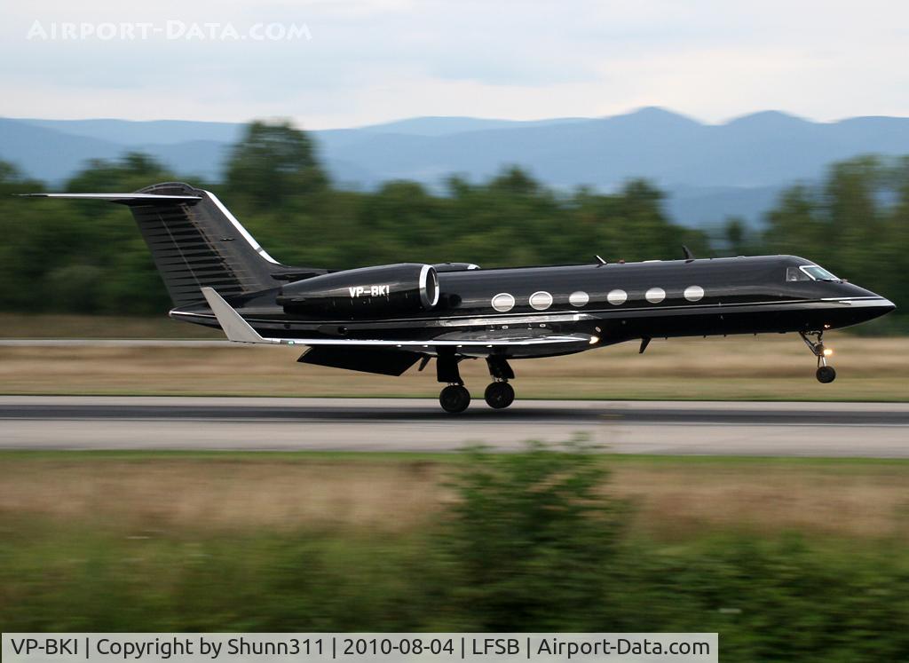 VP-BKI, 1994 Gulfstream Aerospace G-IV SP C/N 1255, Landing rwy 16