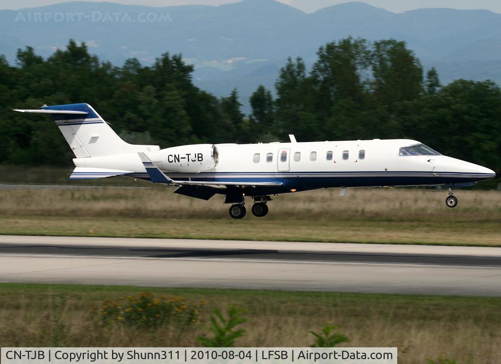 CN-TJB, 2000 Learjet 45 C/N 112, Landing rwy 16